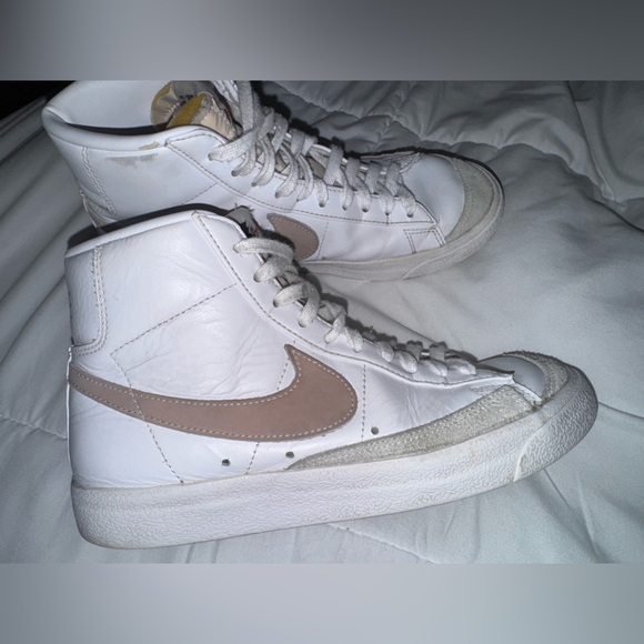 Nike White and light pink Blazer Mid 77 - Picture 5 of 6